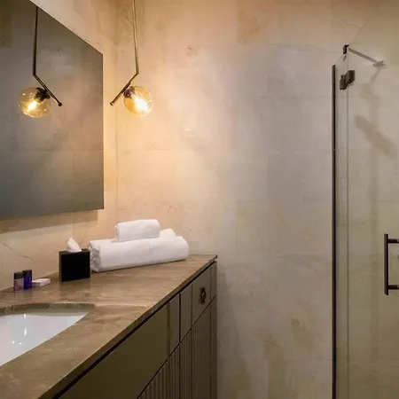 Brand-new 1 Bedroom With Balcony *
